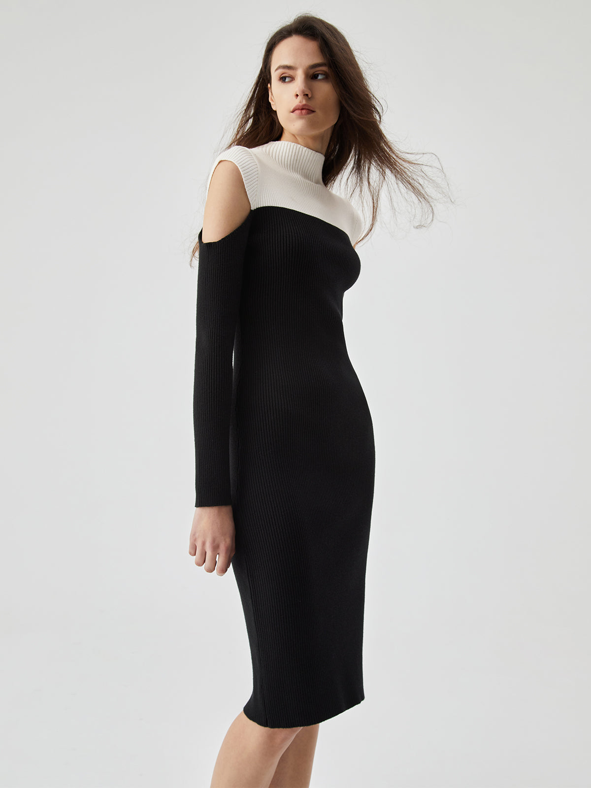 Two Tone Patchwork Cold Shoulder Split Knit Midi Dress